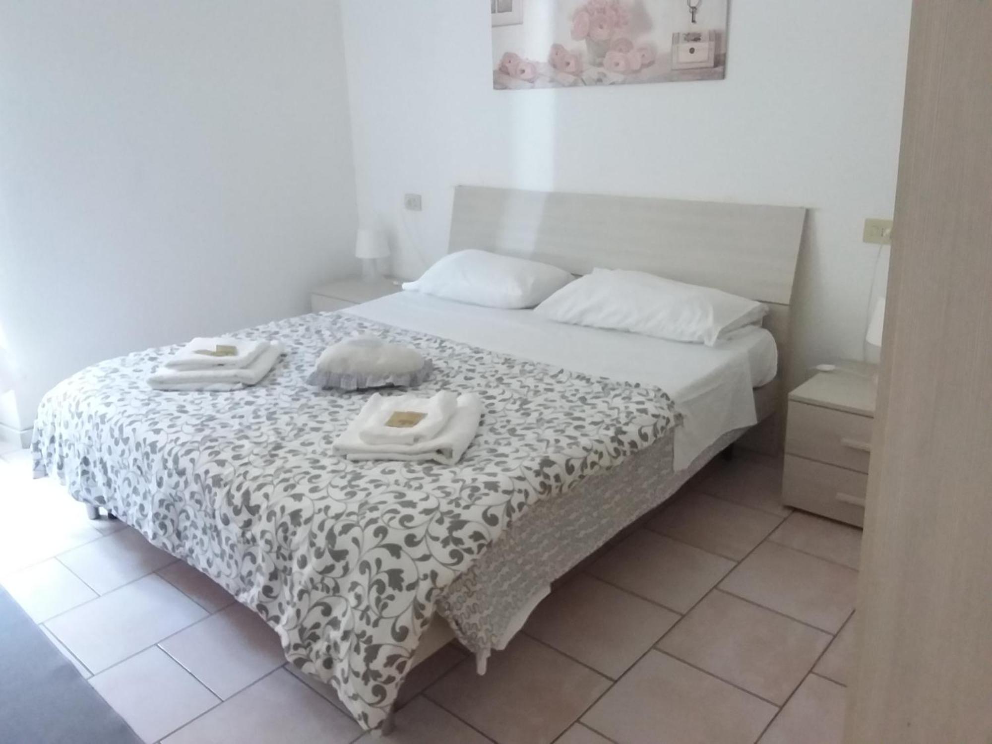 B&B E Residence Abbazia Di Piona Colico Luaran gambar